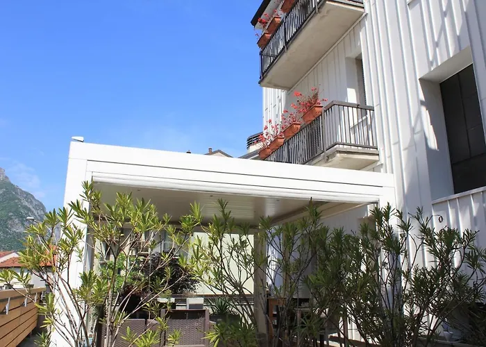 לינה וארוחת בוקר Solosonno 3*